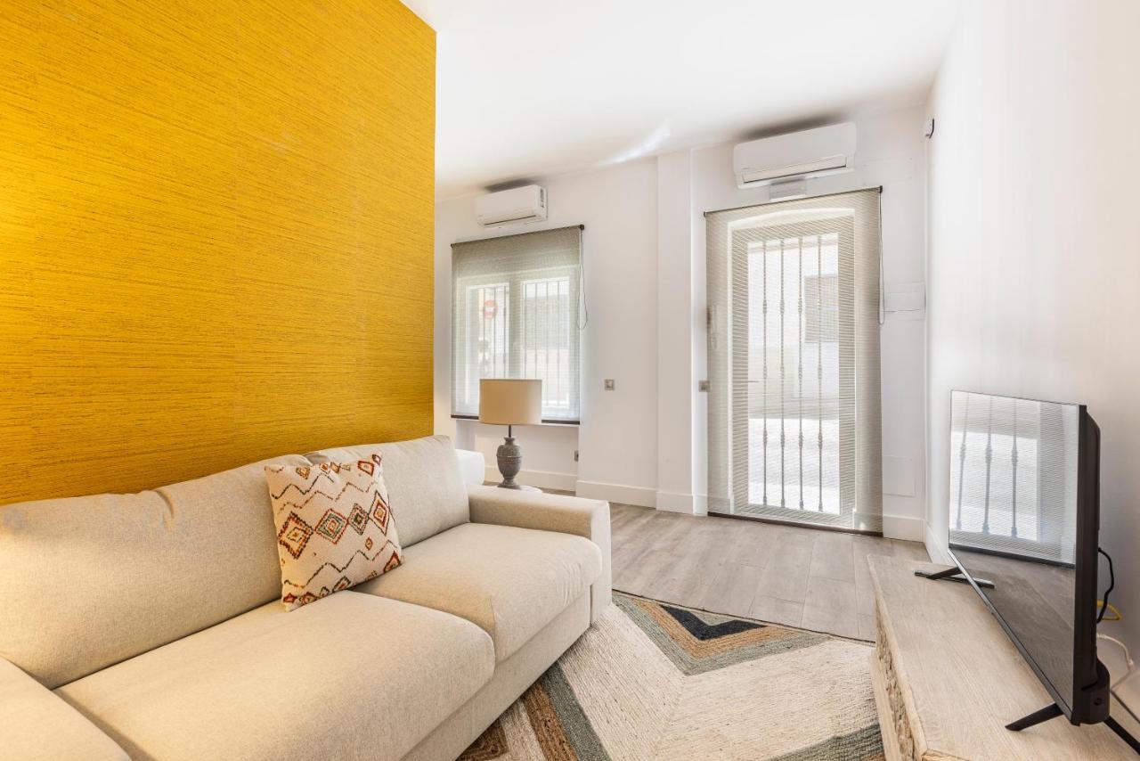 Plaza De Castilla Apartments Madrid Exterior photo