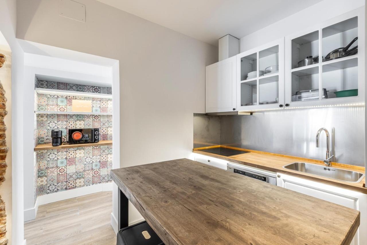Plaza De Castilla Apartments Madrid Exterior photo