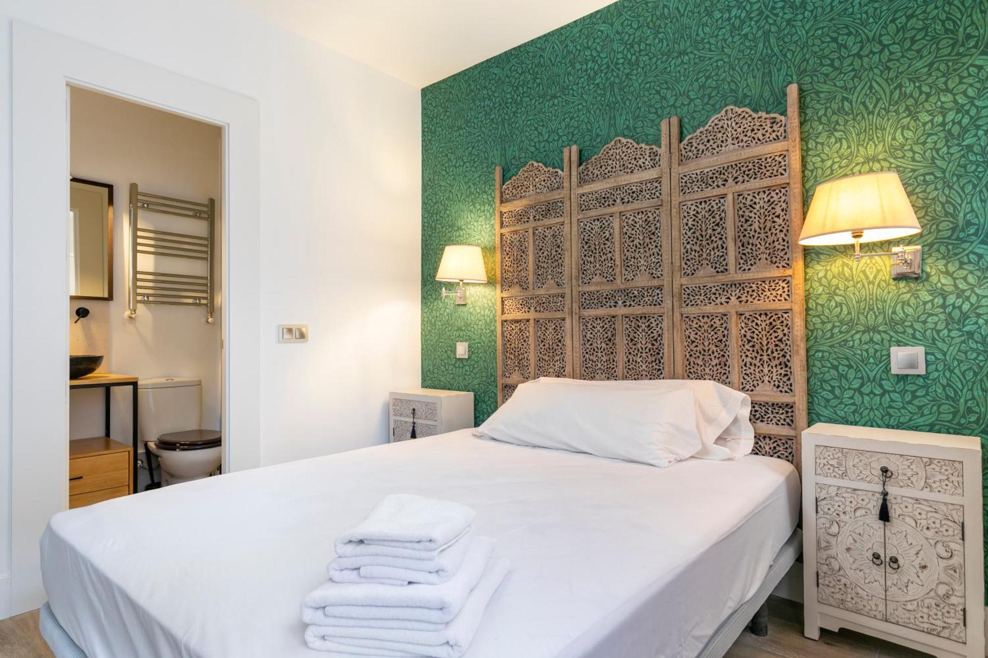 Plaza De Castilla Apartments Madrid Exterior photo