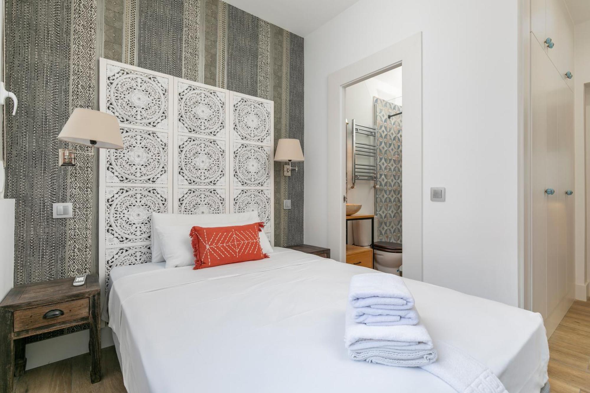 Plaza De Castilla Apartments Madrid Exterior photo