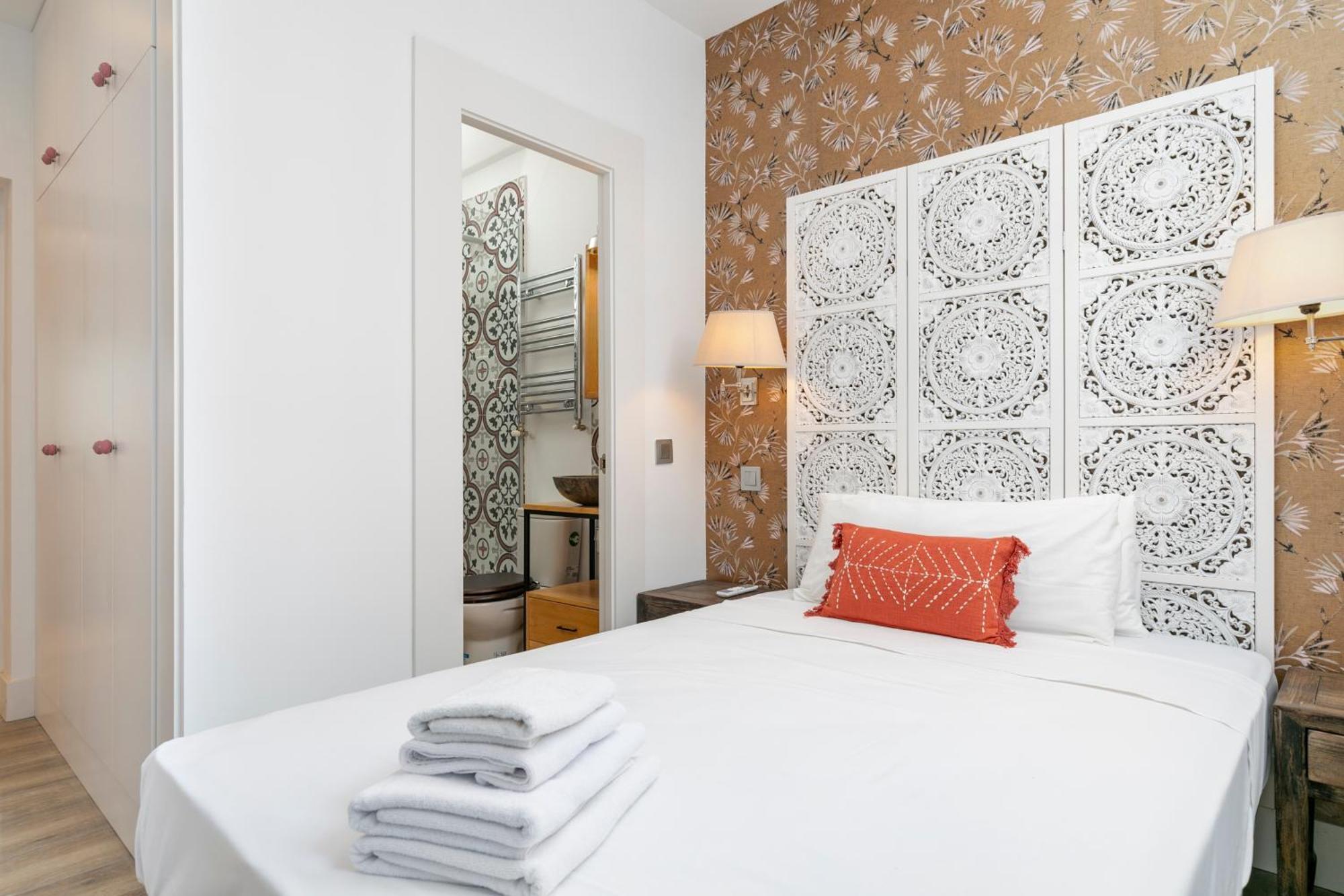Plaza De Castilla Apartments Madrid Exterior photo