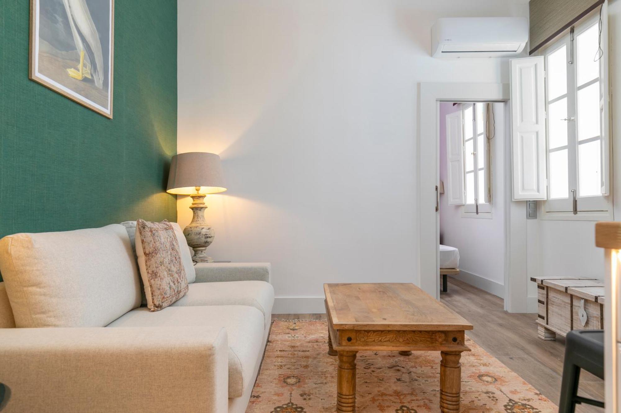 Plaza De Castilla Apartments Madrid Exterior photo