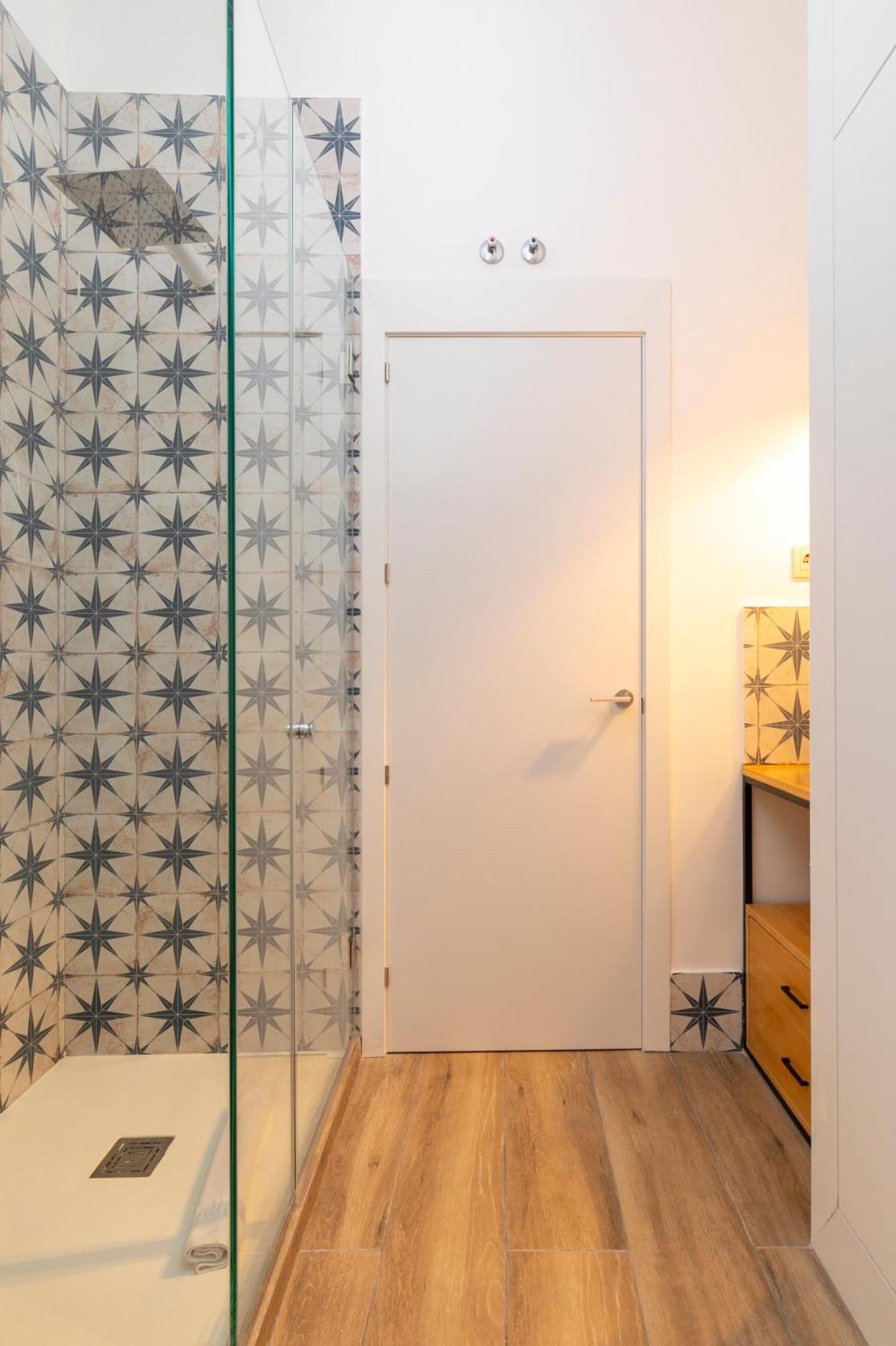 Plaza De Castilla Apartments Madrid Exterior photo
